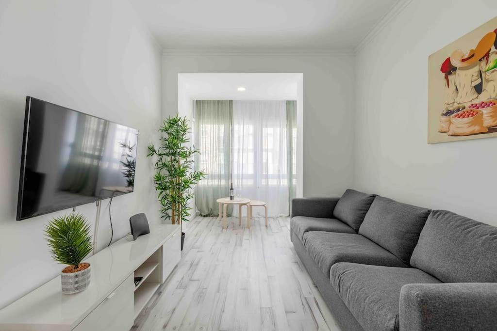 Lovely 3-Bedroom Condo W/ Free Parking On Premises Queluz Luaran gambar